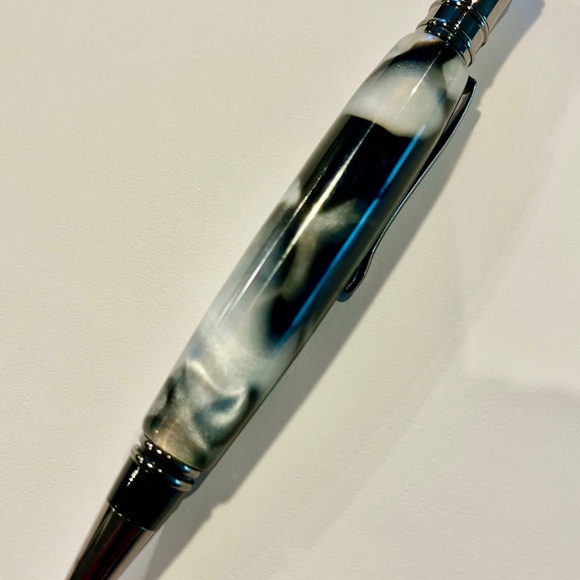 Handmade Executive Style Gunmetal Chrome w/Translucent Bland and White Barrel - Picture 9 of 9